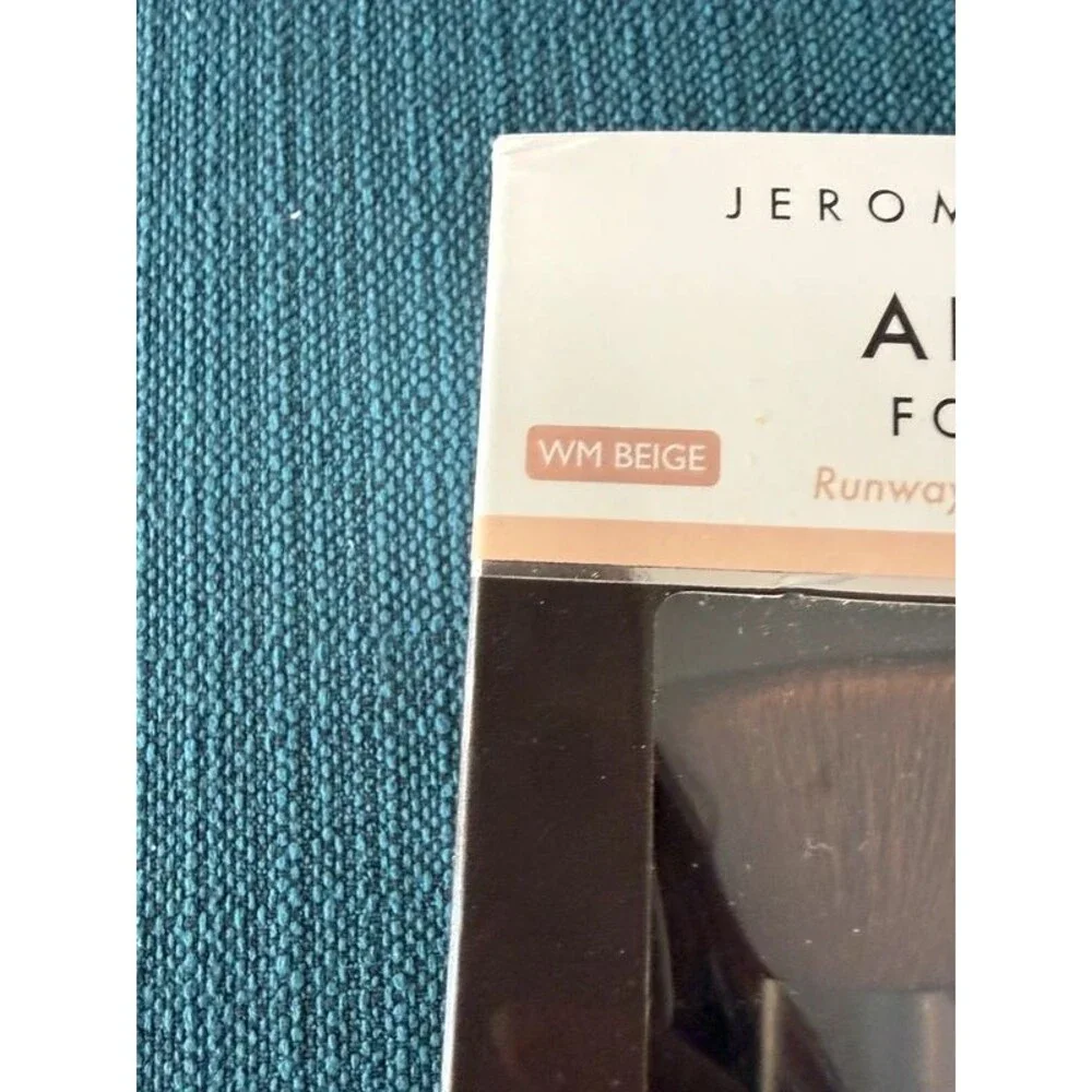 Jerome Alexander Airbrush Foundation with Brush WM Beige